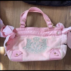 MAJOR ISO! Looking for this exact bag!!